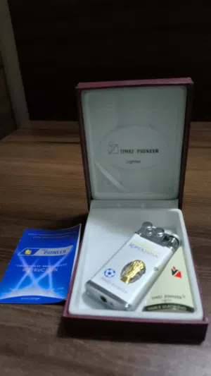 ولاعة كأس العالم 2002 كوريه و اليابان أصلية كاملة مع الكُتيب