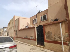 منزل في سوق الجمعه قرب من سوق الحايس  السعر كزيوني