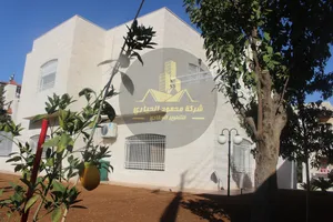 ‏٥ غرف نوم ‏.‏ ٥ حمّامات ‏.‏ 730 م٢‏4