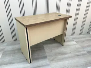 مكتب 100*50 تفصيل خشب أنيق  مكتب عملي وأنيق يعطي لمسة فخامة لمكانك