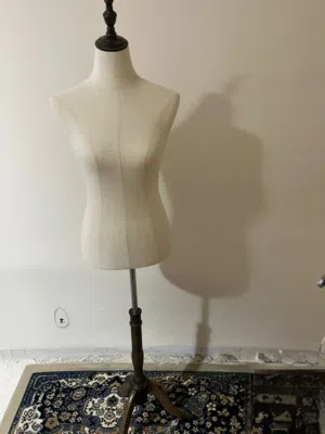 ملكان جديد قماش خياطين حجم وسط قاعدة أرجل خشب