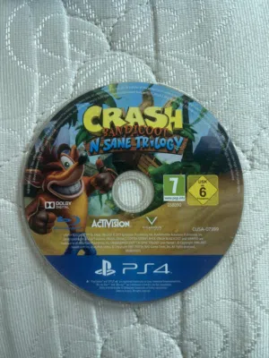 CD ( CRASH BANDICOOT  PS4 ) للبيع