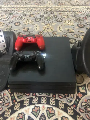 للبيع: سوني فور برو (PlayStation 4 Pro) مع جميع الملحقات