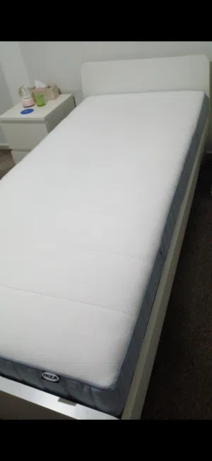 فرشه زنبرك صلبة مفرد للبيع ممتازه