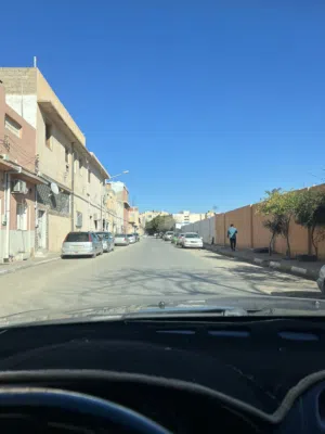 منزل في طريق السور (باب بن غاشير )تلات واجهات 323متر