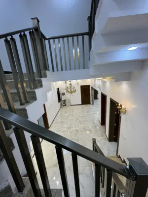 بيت بناء حديث زيرو للايجار