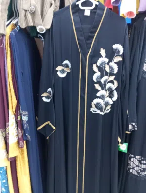 عده مودلات متنوعه سوق فاشن بالفروانيه