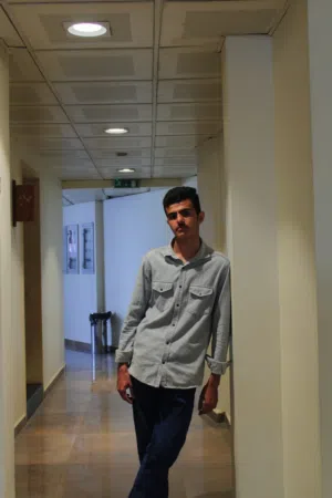 ايوب احمد 