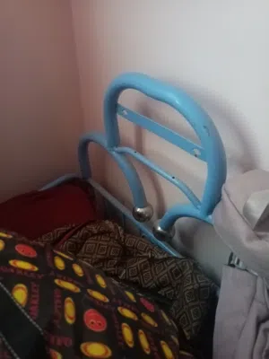 سرير اطفال مستخدم