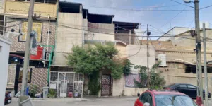بيت في شارع 60 خلف شارع عام