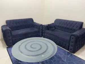 2 صوفات و طاولة وسط مع السجاد و مقعد صندوق  Two sofas and a middle tabla and Carpet bench box