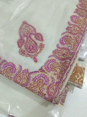 رومال عماني فاخر من باشمينا كشميرية مطرز يدويًا