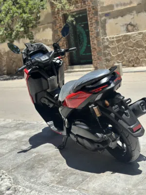 سلام عليكم ياماها NMAXصفار ماشيه 1000 ربي يبارك