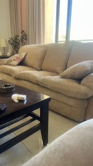طقم كنب مميز قابل للتفاوض