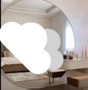 تسريحة ومرآة كبيرة فخمة صلبة dresser with chair and big mirror modern