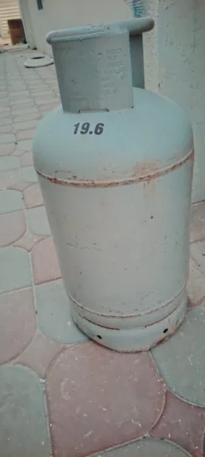 اسطوانه غاز عدد ثلاثه  Three gas cylinders