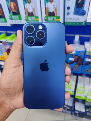 Apple . iPhone 15 Pro . 256 GB4