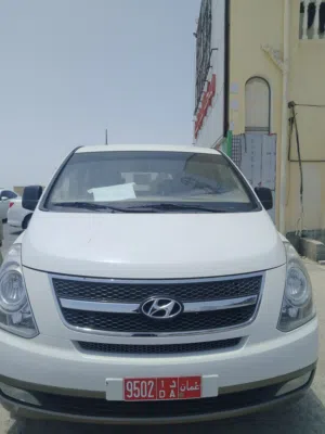 هيونداي باص H1 للبيع موديل 2016جير اتوماتيك