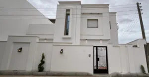 285 m2 More than 6 bedrooms Villa for Sale in Tripoli Ain Zara