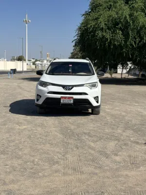 قابل للتفاوض Toyota rav4