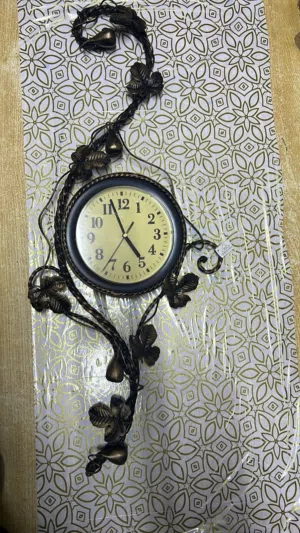 ساعة حائط تعليق لون برونزي