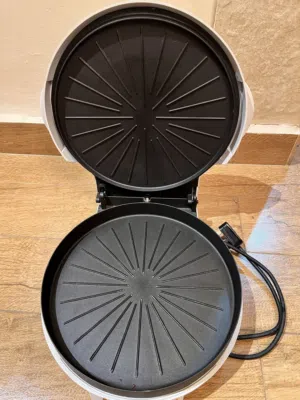 صانعة بيتزا - Pizza maker