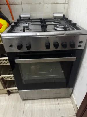 burner gas stove with oven — very good condition