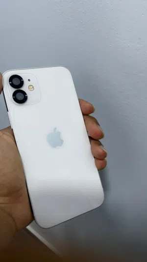 iPhone 12 كرت بتاريه 77 قيقا 128 مش مفتوح