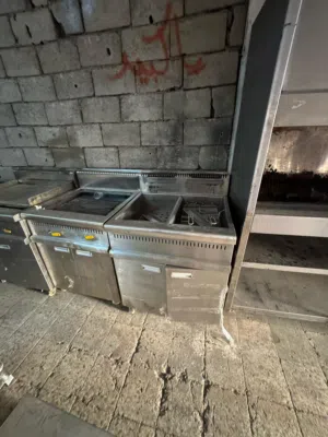 عدة مطعم سناكات شبه جديدة للبيع