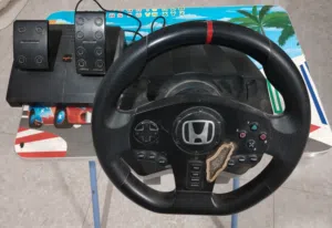 ستيرنج ويل عجلة قيادة + دواسات ألعاب V900  PXN للسيارات – بحالة جيدة