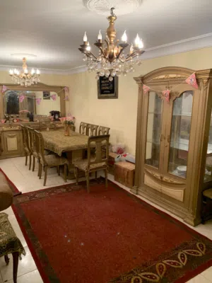 غرفة سفرة كلاسيك كبيرة خشب زان. + أنتريه تركى فخم خشب زان .وسعر الغرفتين 21000 جنيه