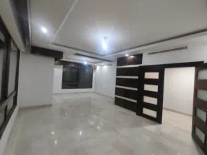 شقق للبيع ام اذينة
