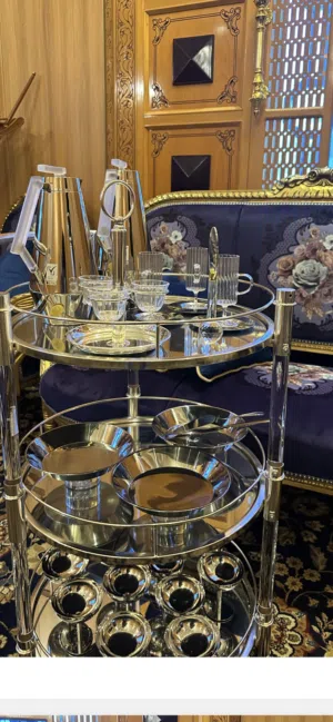 ستاند ذهبي و سلفر لضيافة جديد