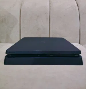 بليستيشن 4 سليم مستعملة... Ps4 slim 512gb used