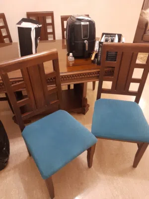 غرفة سفره 6 مقاعد بحالة الجديده خشب سويد فرش وخشب بحالة ممتازه للإستفسار موجوده بضاحية الياسمين