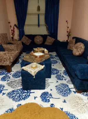 طقم كنب للبيع بحاله الوكاله استعمال بسيط