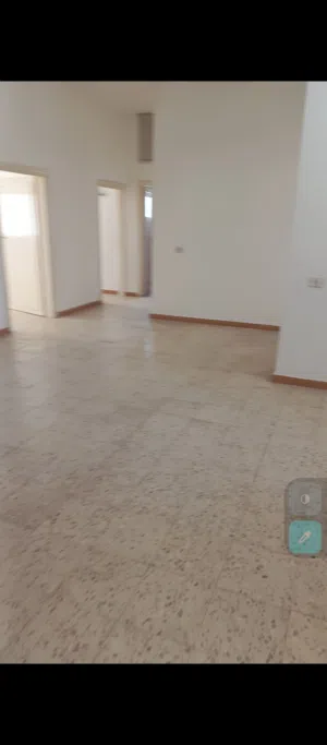 شقة للإيجار في المدينة الرياضية ، للعائلات فقط ، الطابق الثاني تحت الأرض ، بمساحة 100 متر مع ساحة.