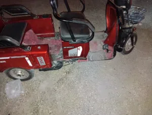 للبيع سكوتر الكهربائية نضيفه