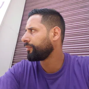 مروج محترف 