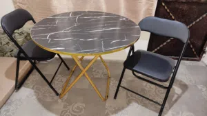 ماسة نضيفة جدا مع 2 كراسي