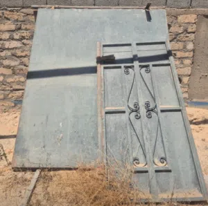 باب مزرعه حديد