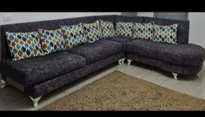 كنبة زاوية (L) بحالة ممتازة للبيع