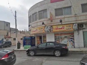 محل كامل التجهيزات للبيع بكامل معداته وبحالة ممتازة، جاهز فوراً للتشغيل وعلى زاوية بمكان حيوي وممتاز