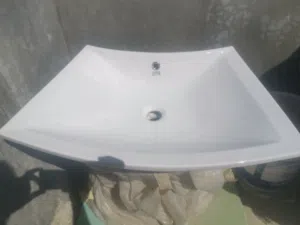 مغسلتين و خزانه