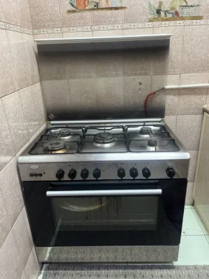 فرن بحاله ممتازه كل عيون شغال