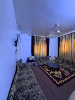 شقة للبيع في الزرقاء حي الحسين