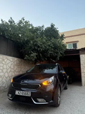 كيا نيرو 2018 فحص كامل فل كامل مع الجن مقسطة لللبنك الاسلامي والدفعه 3000 //شهري 270 والباقي 15 الف/