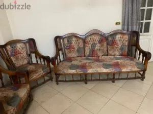 انتريه كنبه 3+ اربع كرسي بحاله جيده لدواعي السفر