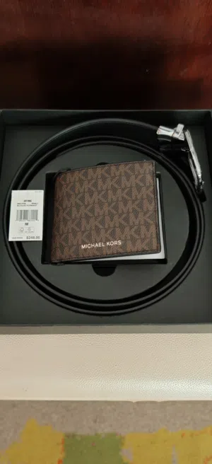 بكج مميز جدآ من MICHAEL KORS