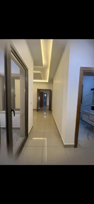 شقه للبيع في مشتل شارع مصنع النجمه تشطيب حديت اخر شقه